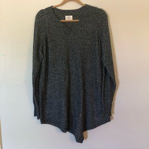 St. John’s Bay 1XL Charcoal Triangle Hem Sweater